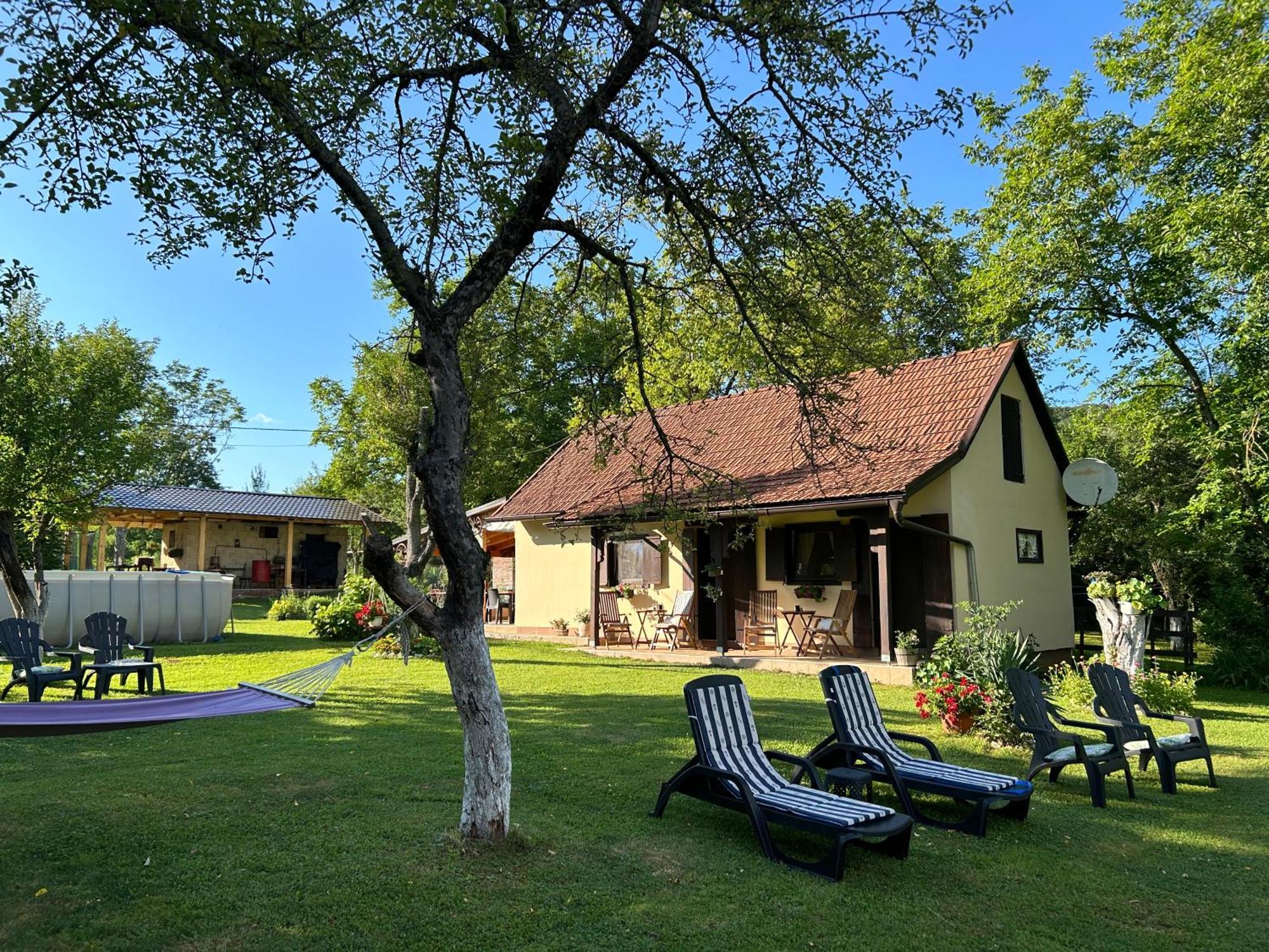 Apartments Celopek Licko Petrovo Selo Экстерьер фото